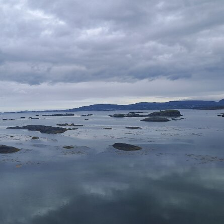 Bodö – Helgelandküste. Entlang faszinierender Fjorde ging es Richtung Landesinnere, auf den „arktischen Highway". Auf dem kargen Saltfjell...